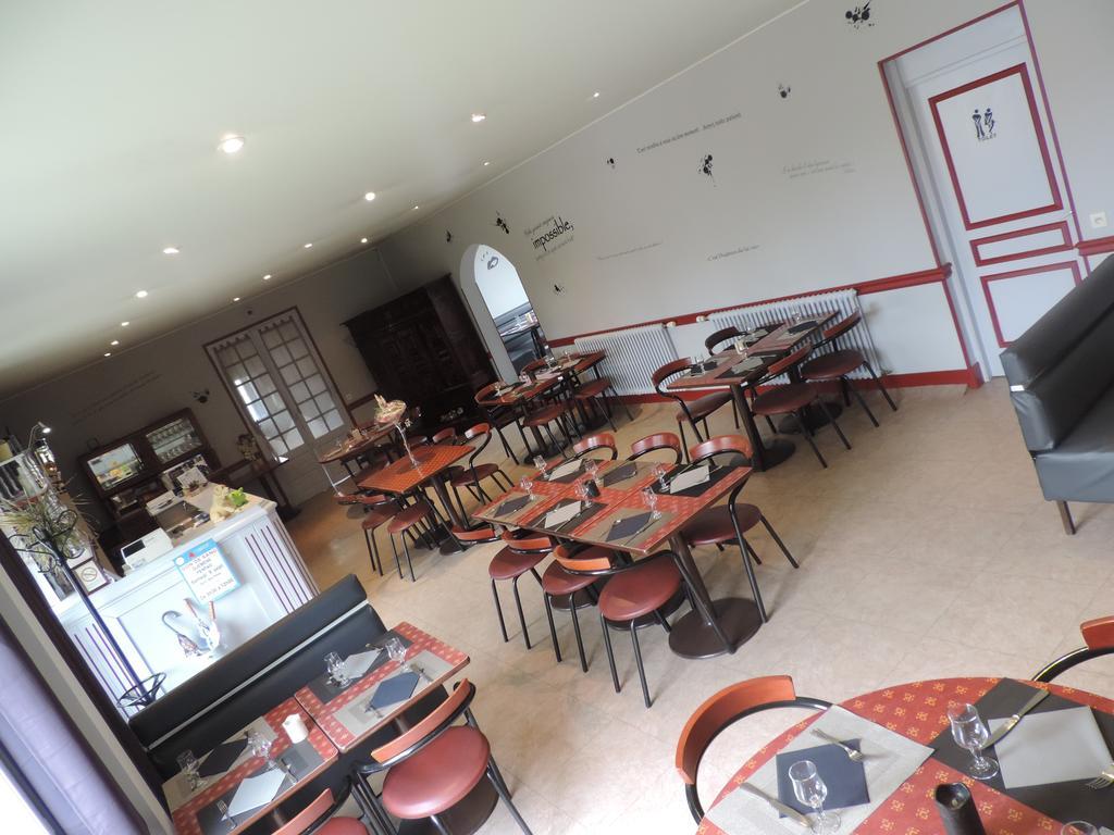 Hotel Restaurant Le Chalet Guéméné-Penfao Eksteriør bilde