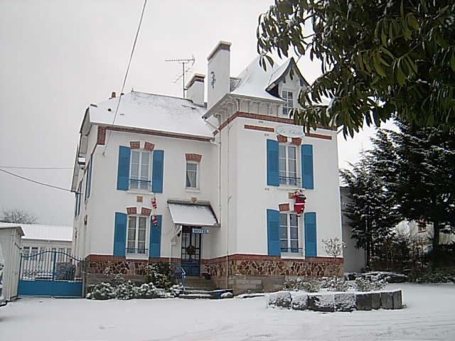 Hotel Restaurant Le Chalet Guéméné-Penfao Eksteriør bilde